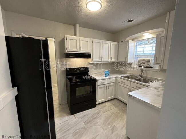 Photo - 2677 Larose Ave