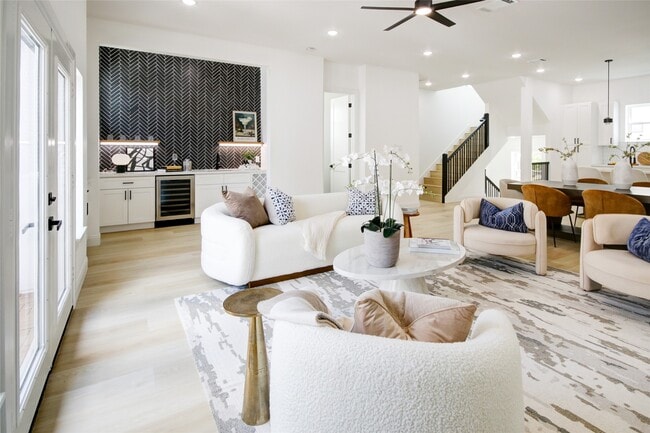 Building Photo - 1214 W 24th St