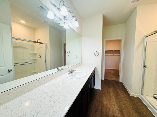 Photo - 1013 Pitch Pne Ct