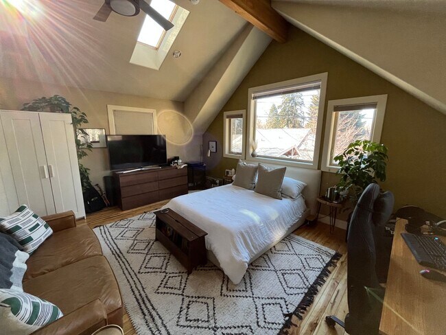 Photo - 1635nw2 Unit 1639