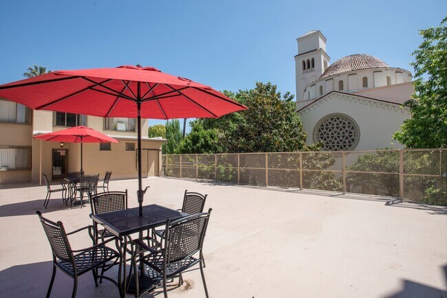Outdoor courtyard/patio