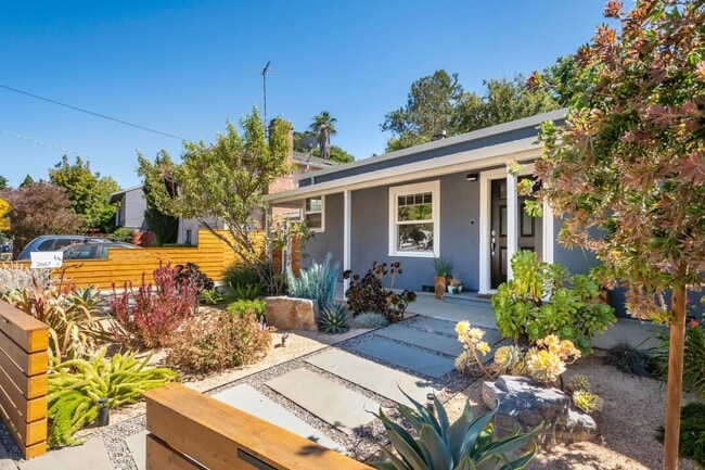 Photo - 2667 San Carlos Ave
