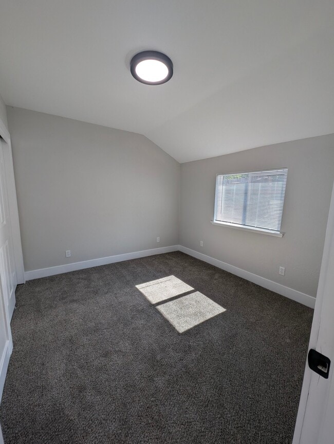 Photo - 4940 Virginia St