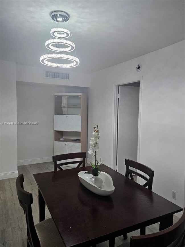 Photo - 20400 W Country Club Dr Unidad 301