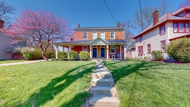 Building Photo - 221 Front St