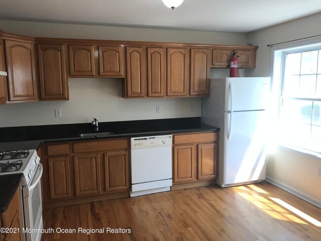 Photo - 112 Morris Ave Unit B