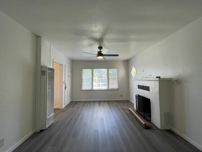 Photo - 418 11th St Townhome