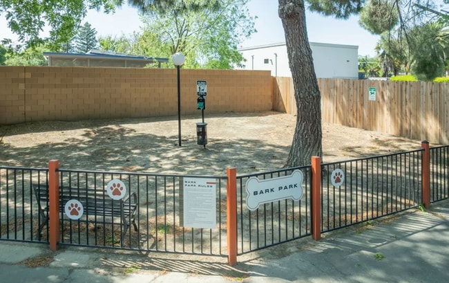 El Macero Apartments