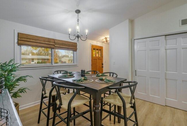 Photo - 2804 Canterbury Rd