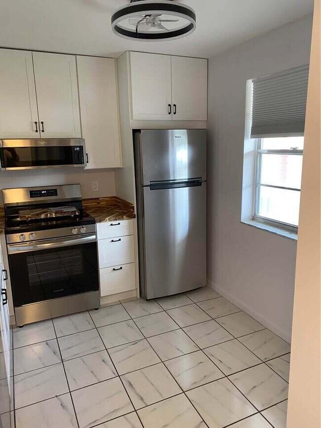 Photo - 3566 N University Dr Unit F-5