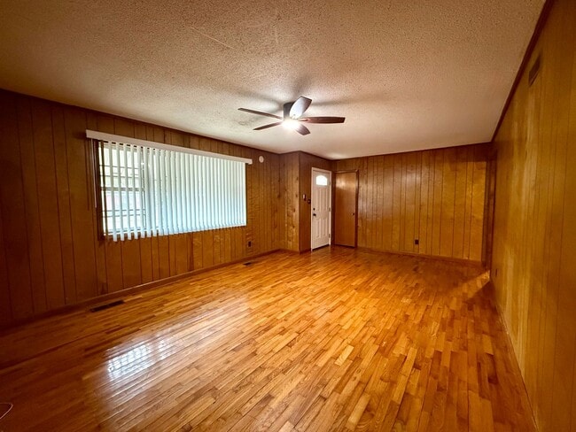 Photo - 4 Bedroom/1.5 Bathroom Home in Paragould AR - $1,275/month