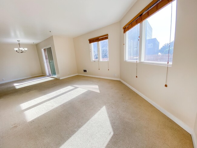 Photo - 6400 Christie Ave