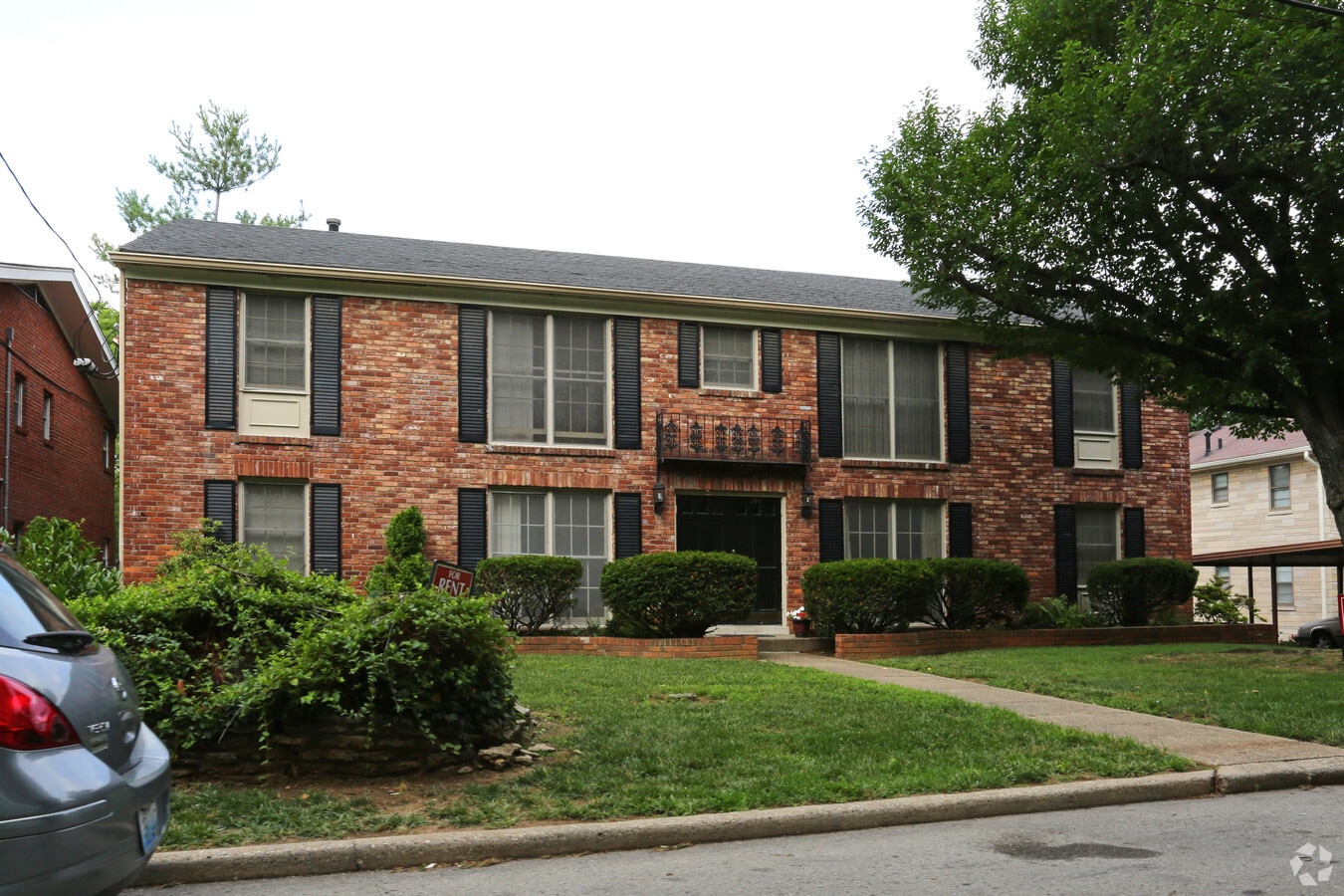 Photo - 306 N Birchwood Ave Apartments