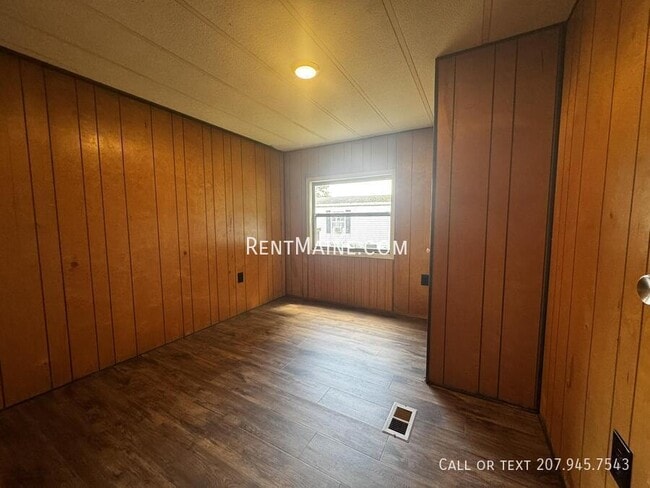 Photo - 670 Benton Ave