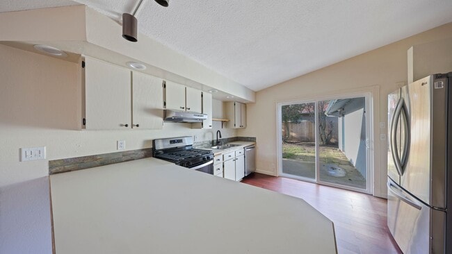 Photo - 3 Bed 2 Bath - Centrally Located - NAS Whidbey