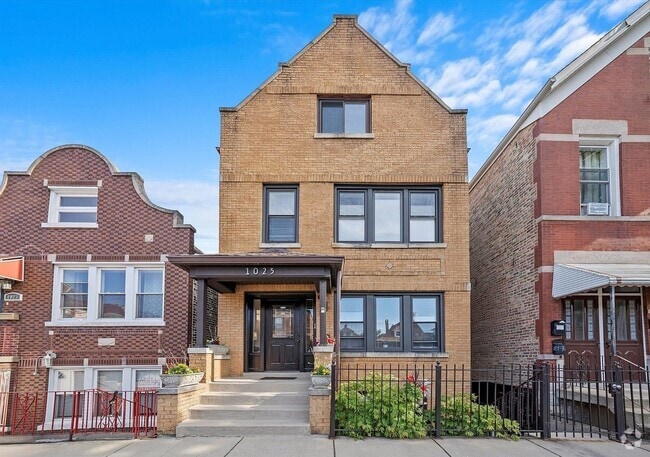 Building Photo - 1025 W 31st Pl Unit 2 Rental