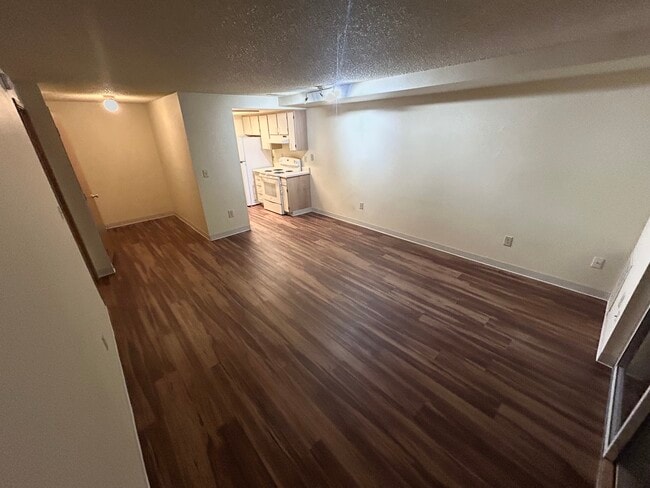 Photo - Ivy Club Apartments