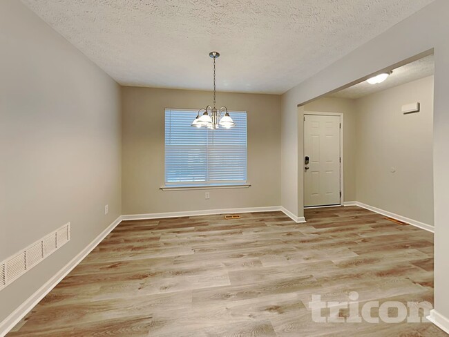 Photo - 132 Diamond Ct