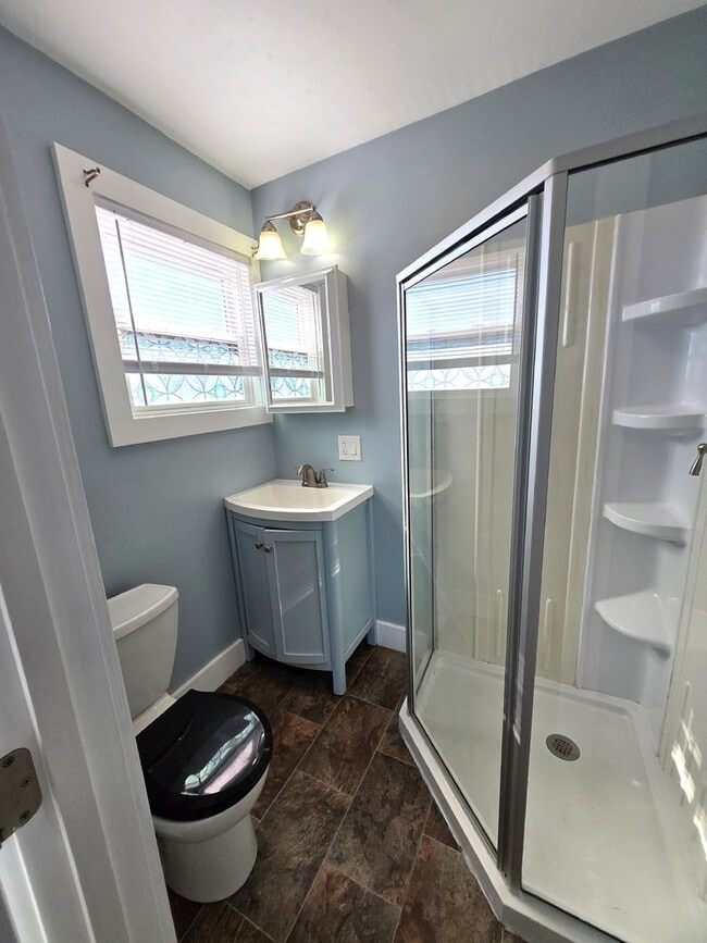 Photo - 178-180 Chandler Avenue Unidad 3