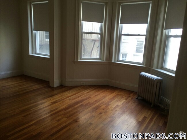 Building Photo - 1175 Boylston St Unit 37 Rental