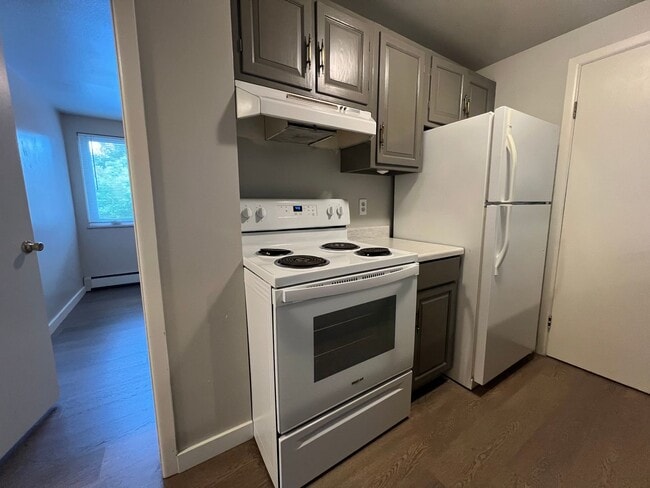 Building Photo - Mathews634 (KC-JF-NB) Unit B4