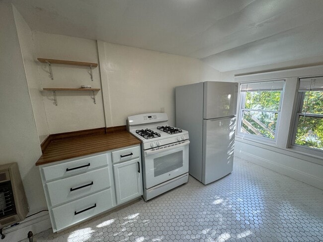 Building Photo - 58 Sullivan St Unit 3 Rental