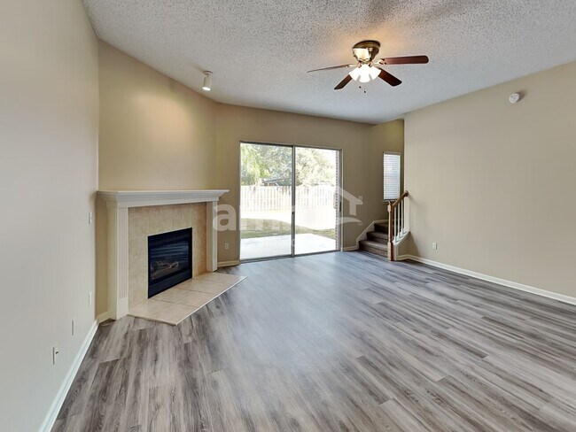 Photo - 406 Johns Creek Pky