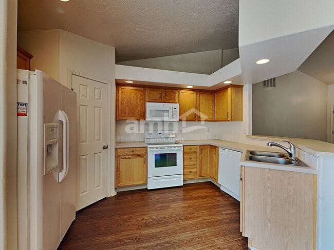 Photo - 5002 Barkley Way