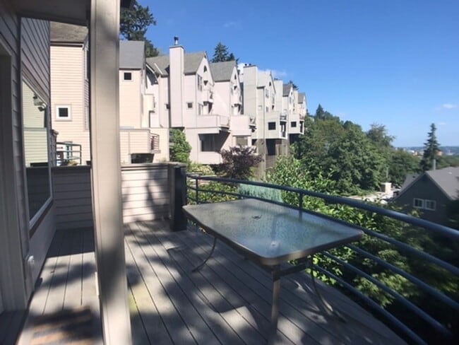 Building Photo - Stunning Goose Hollow-Southwest Hills Home...