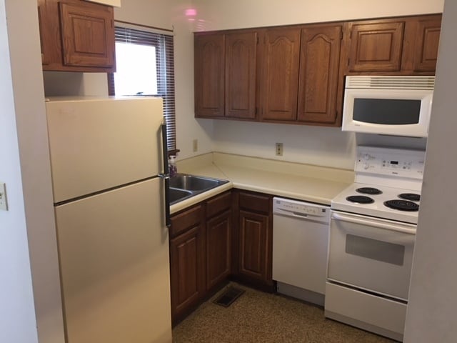 Photo - 604 N Plaza Blvd