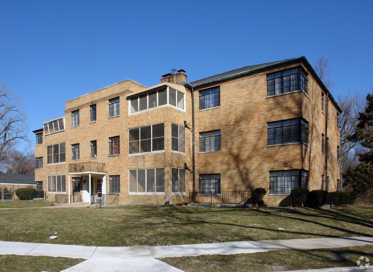 Photo - 2550 Greenway St