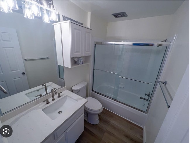 Building Photo - 234 W 78th St Unit 4