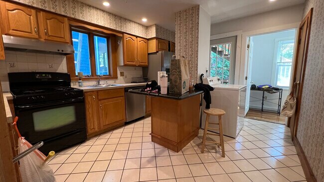 Building Photo - 24 Chetwynd Rd Rental