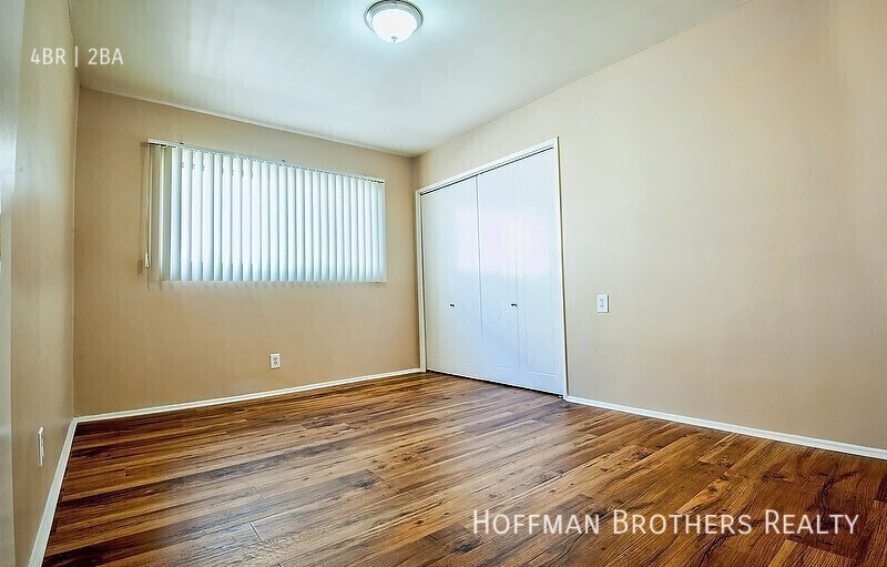 Photo - 1439 S Point View St Unidad 3