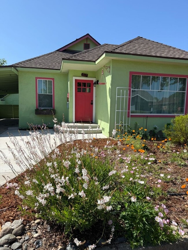 Building Photo - *Charming 2 Bedroom Home in Roseville’s Historic District with Bonus Detached Space*