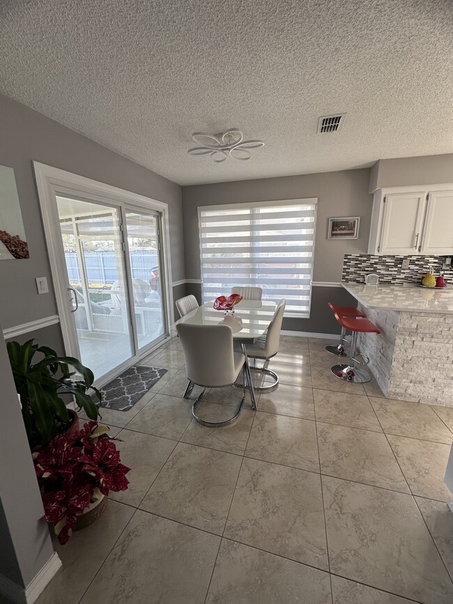 Photo - 2371 Kirkwall St