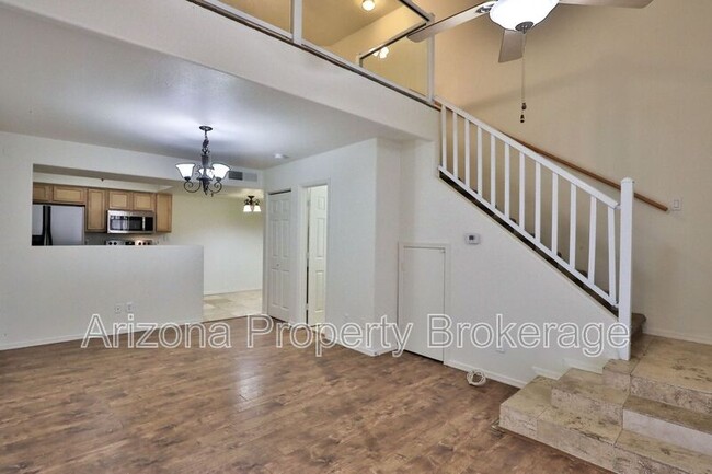 Photo - 2121 W Royal Palm Rd Casa Adosada