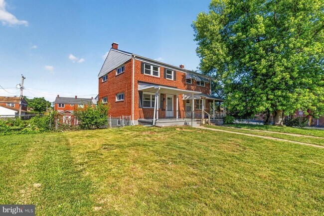Building Photo - 1524 Barkley Ave