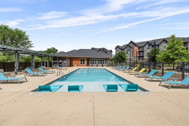 22 Slate Baja Shelf Pool