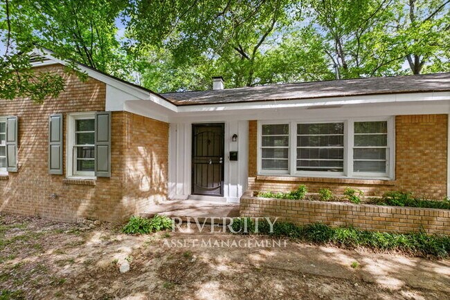 A Must See, Newly Renovated BEAUTY!!! Section 8 Is Welcomed !!!!