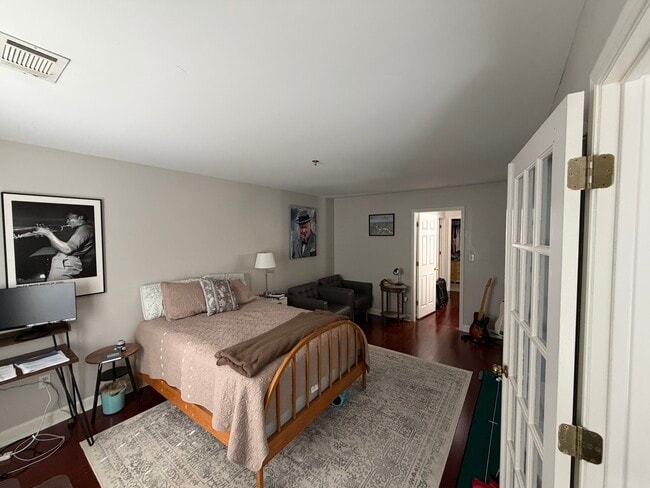 Primary Bedroom - 3201 Lenox Rd NE Unit 2