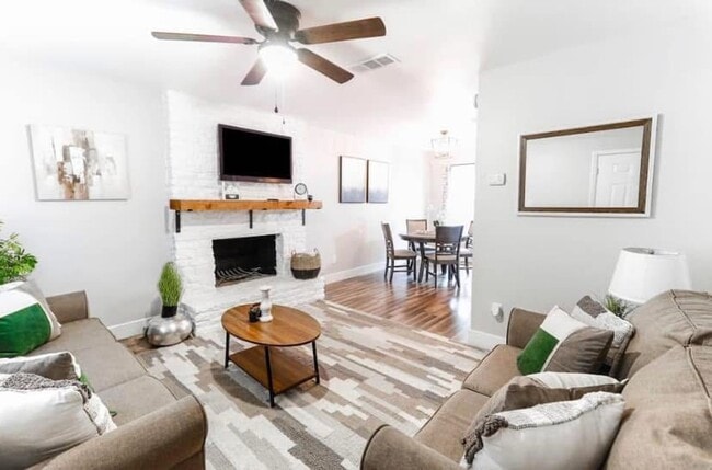 Photo - 200 Laurel Dr Unit A