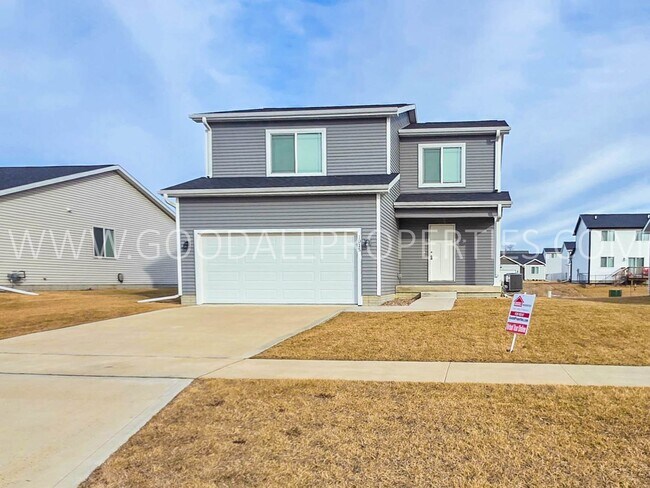 Building Photo - 4 Bedroom 2.5 Bathroom 2 story home in DeSoto!!!