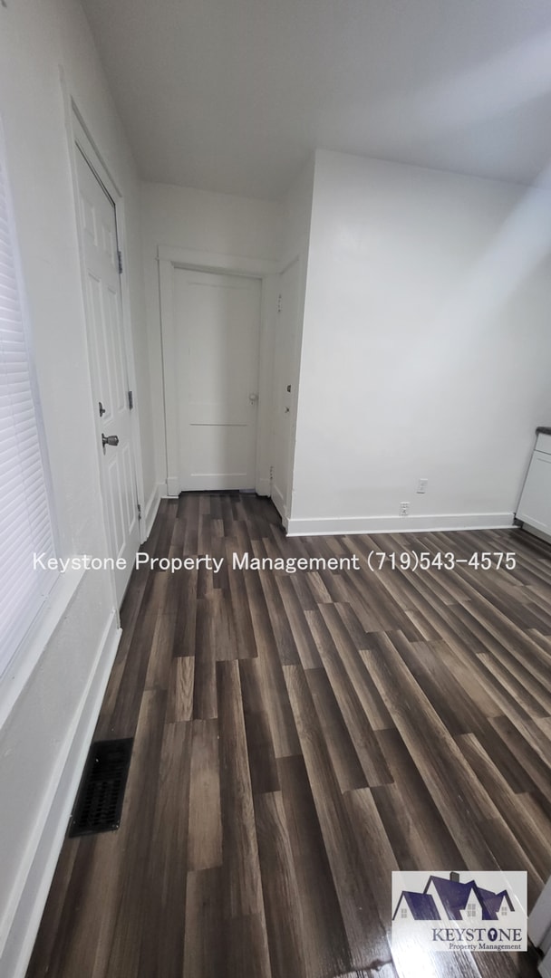 Photo - Pet Friendly! Small Dog Allowed - Duplex - 1 Bedroom/1 Bathroom/1 Car Garage for Storage  $875/$875 Unit 1102 W. 16th Street