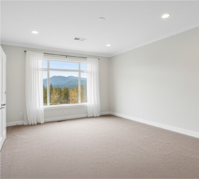 Photo - 2159 Kirkstone Rd