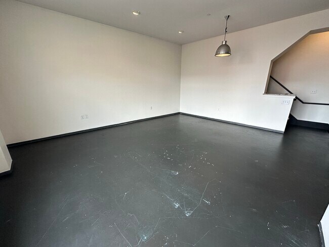 Photo - 147 E Berkeley St