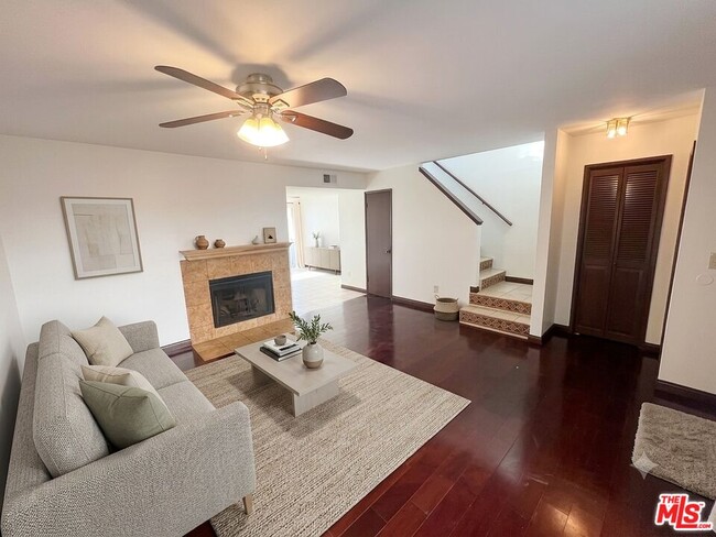 Building Photo - 1328 9th St Unit A