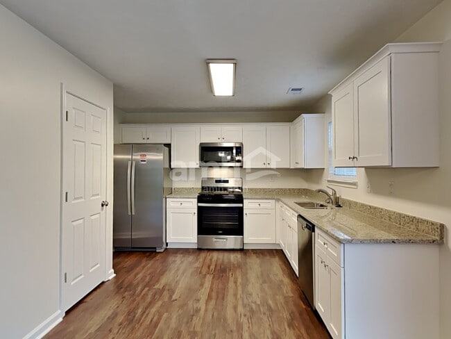 Photo - 302 Spring Moor Ln