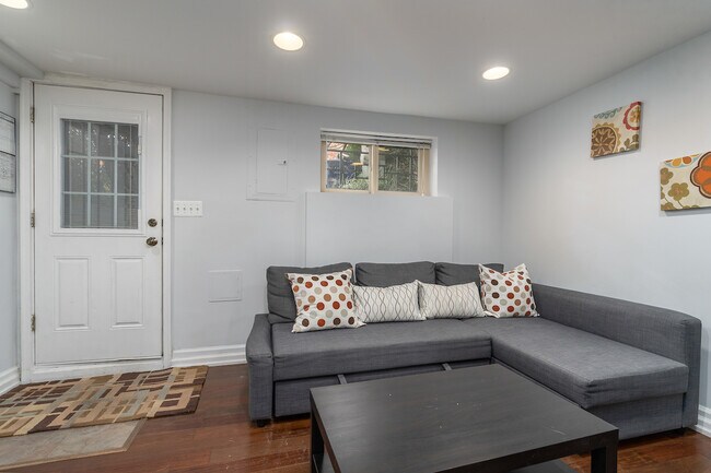 sala de estar - 724 13th St SE