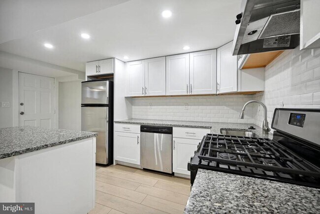 Photo - 3016 13th St NW